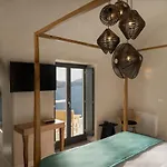 Gala Suites Daire Oia
